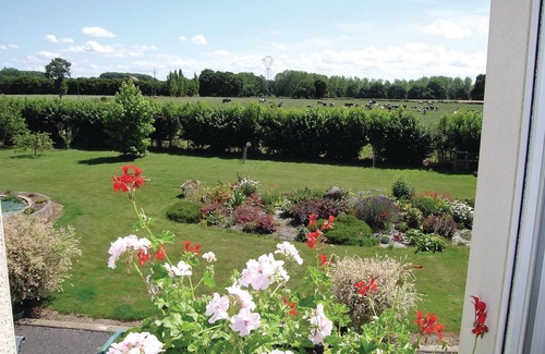 Roz-Landrieux Apartment | Awesome apartment in Roz-Landrieux