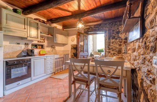 Comano Apartment | Awesome apartment in Comano -MS-