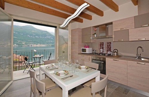 Lezzeno Apartment | Awesome apartment in Lezzeno -CO-