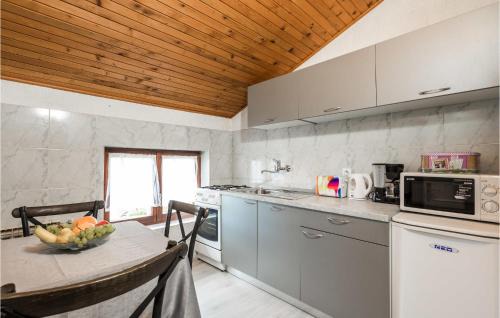 Rukavac Apartment | Awesome Apartment In Rukavac