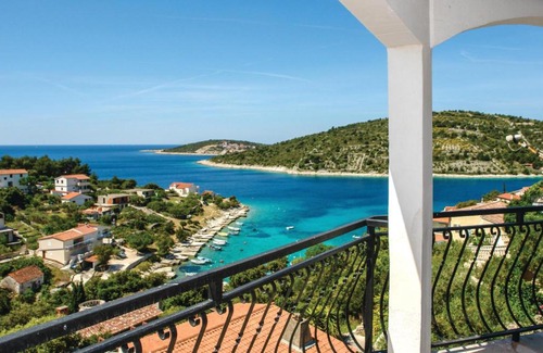 Sevid Apartment | Awesome Apartment In Sevid With House Sea View
