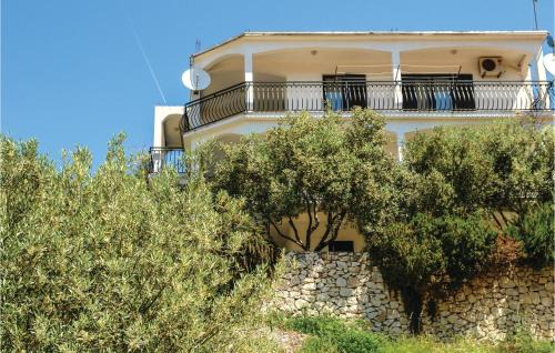 Sevid Apartment | Awesome Apartment In Sevid With House Sea View