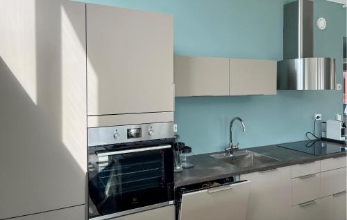 Arendal Apartment | Awesome Apartment In Staubø With Wifi