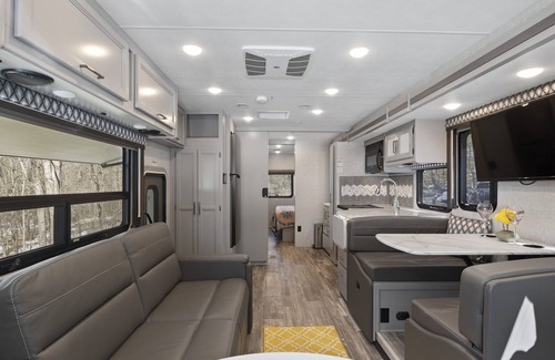 Erwin House | Awesome, brand new, 2022 RV (33ft) Dog Friendly Nature Retreat