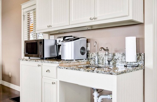 Comfort Apartment | Awesome Cabin at Riven Rock Ranch in Comfort