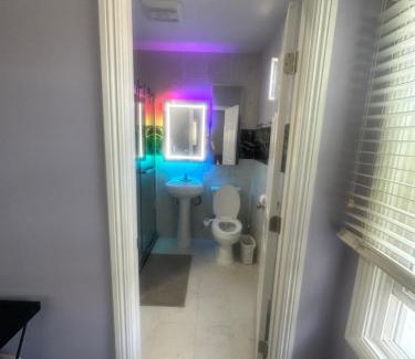 Los Angeles Bed & Breakfast | Awesome deal! Room with private bathroom close to Kia Forum, Sofi Stadium and LAX airport