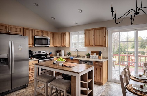 Millville House | AWESOME Family Cottage - 6 Mins to River, Hiking & Wineries