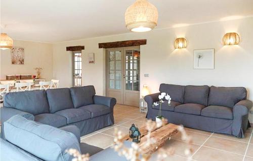 Lussas-et-Nontronneau House | Awesome Home In Lussas Et Nontronneau