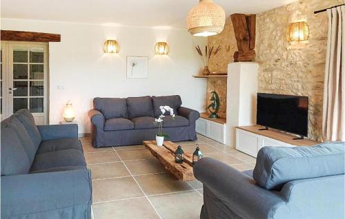 Lussas-et-Nontronneau House | Awesome Home In Lussas Et Nontronneau