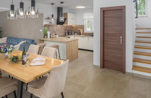 Heki House | Awesome home in Sveti Petar u Sumi