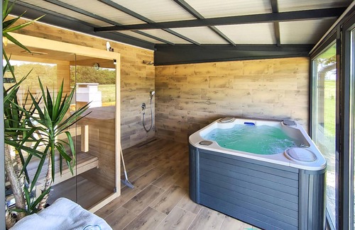 Sveti Ivan Zabno House | Awesome home in Sveti Ivan Zabno