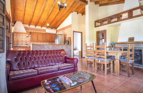 Almachar House | Awesome home in Almachar with WiFi