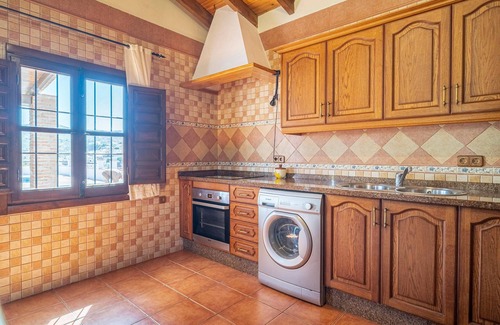 Almachar House | Awesome home in Almachar with WiFi