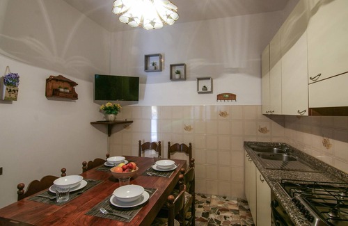 Massa House | Awesome home in Bargana with WiFi