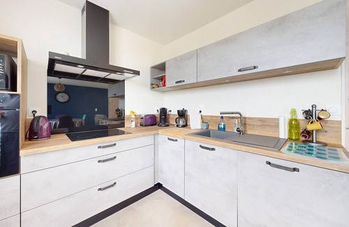 Chey House | Awesome home in Chey with kitchen