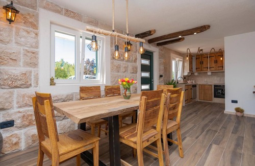 Cista Provo House | Awesome home in Cista Provo
