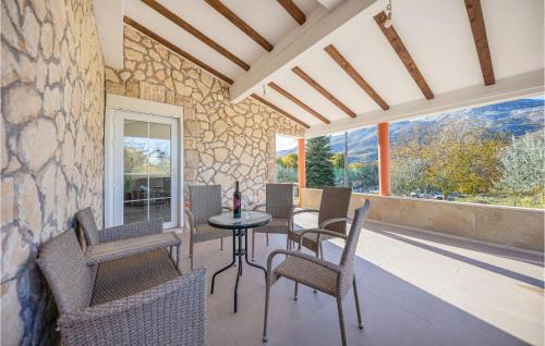 Kotlenice House | Awesome Home In Dugopolje With Wifi