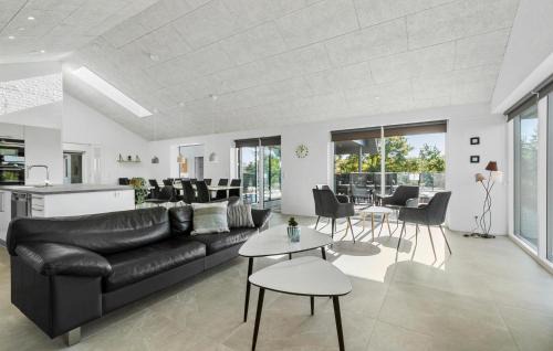 Syddjurs Kommune House | Awesome Home In Ebeltoft With Sauna