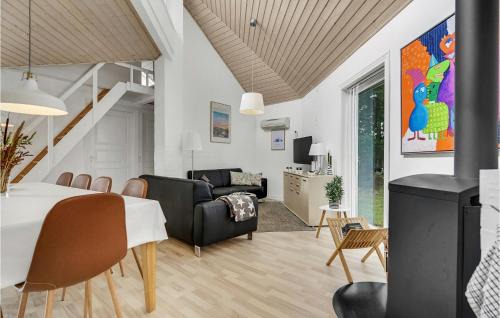 Farvang House | Awesome Home In Fårvang With Sauna