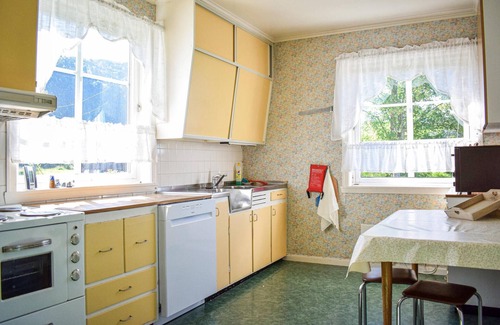 Fitjar House | Awesome home in Fitjar with WiFi