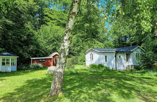 Fjalkinge House | Awesome home in Fjälkinge with kitchen