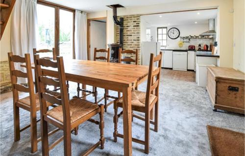 Vieux-Pont-en-Auge House | Awesome Home In St Pierre En Auge