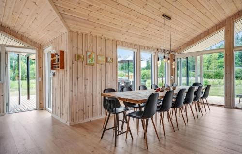 Fjellerup Strand House | Awesome Home In Glesborg With Sauna