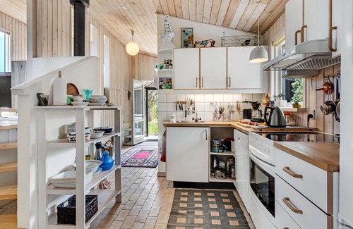 Grenaa House | Awesome home in Grenaa with kitchen