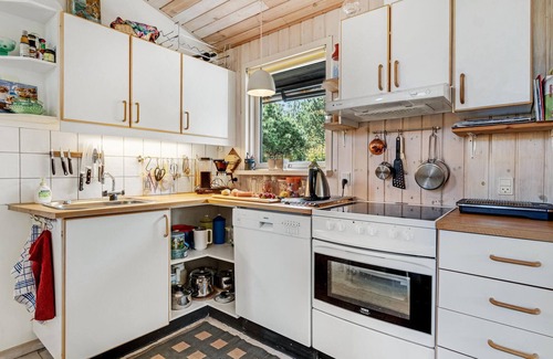 Grenaa House | Awesome home in Grenaa with kitchen