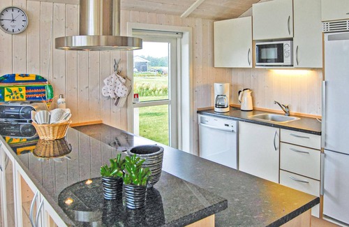 Flovt Strand House | Awesome home in Haderslev with WiFi