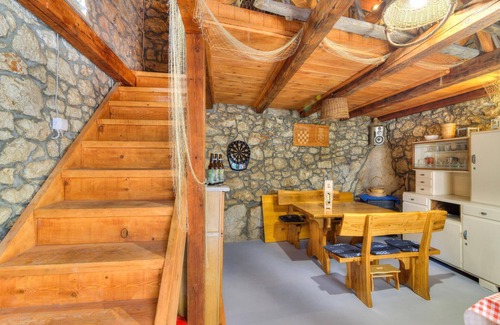 Novi Vinodolski House | Awesome home in Novi Vinodolski