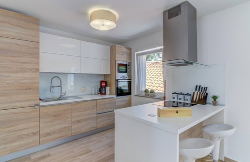Novi Vinodolski House | Awesome home in Novi Vinodolski