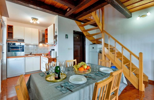 Varazdinske Toplice House | Awesome home in Jalzabet with kitchen
