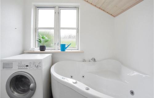 Pøt Strandby House | Awesome Home In Juelsminde With Kitchen