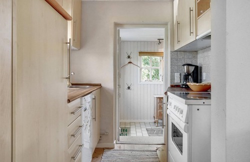 Skodshoved House | Awesome home in Knebel with kitchen