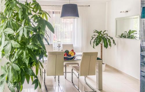 gmina Kobylanka House | Awesome Home In Kobylanka With Wifi