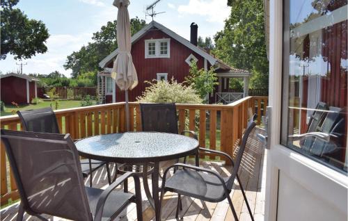 Hagaby House | Awesome Home In Löttorp With Kitchen