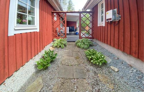 Hagaby House | Awesome Home In Löttorp With Kitchen
