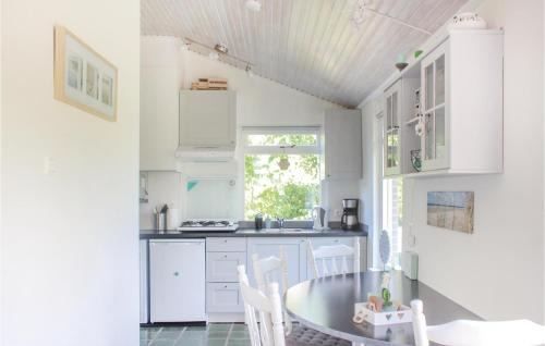 Lauwersoog House | Awesome Home In Lauwersoog With Kitchen