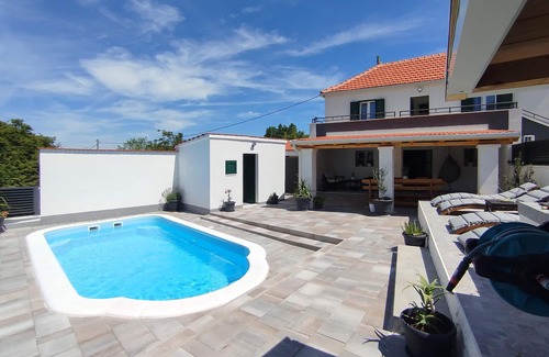 Ljubitovica House | Awesome home in Ljubitovica