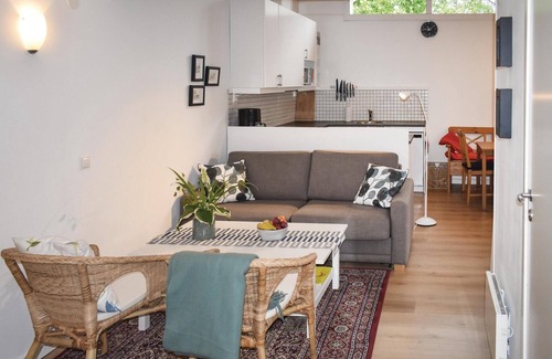Hagaby House | Awesome home in Löttorp with kitchen