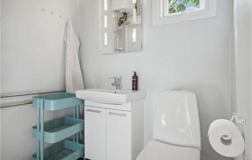 Saksild Strand House | Awesome Home In Odder With Wifi