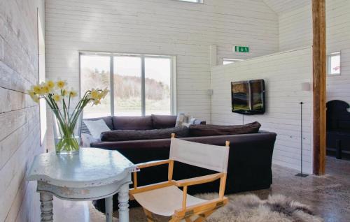 Gottskar House | Awesome Home In Onsala With Kitchen