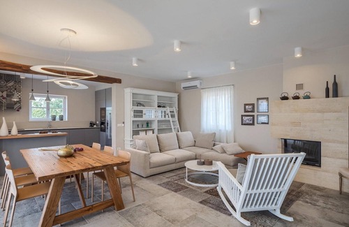 Strpacici House | Awesome home in Porec