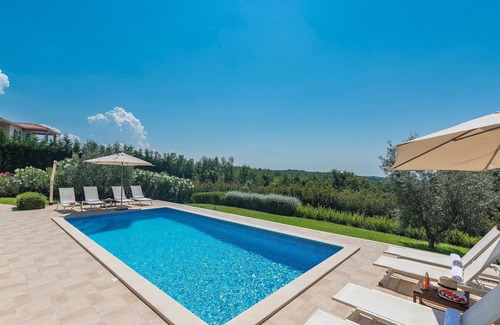 Strpacici House | Awesome home in Porec with sauna