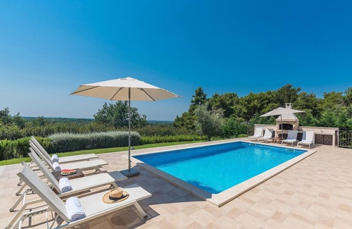Strpacici House | Awesome home in Porec with sauna