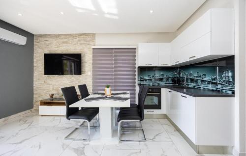 Labin House | Awesome Home In Prgomet With Wifi