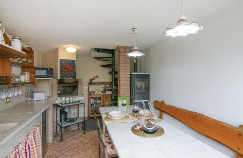 Querceta House | Awesome home in Querceta with WiFi