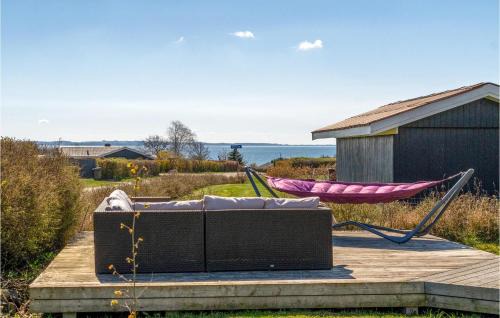 Ronde House | Awesome Home In Rønde With Wifi