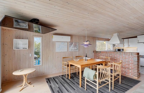 Ronbjerg House | Awesome home in Roslev with kitchen